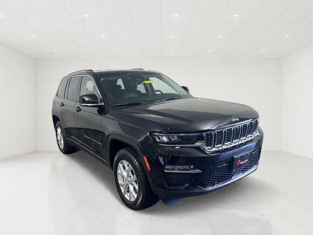 2023 Jeep Grand Cherokee Limited 4x4 for sale in Shakopee, MN