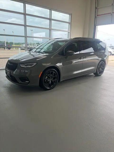 2022 Chrysler Pacifica Limited for sale in Corsicana, TX