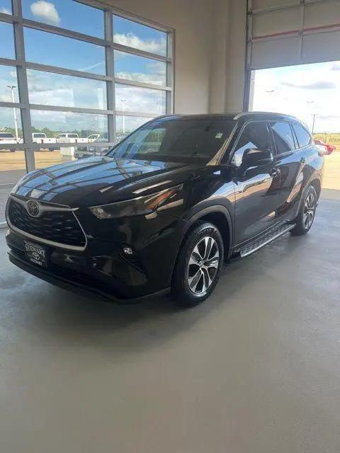 2022 Toyota Highlander XLE for sale in Corsicana, TX