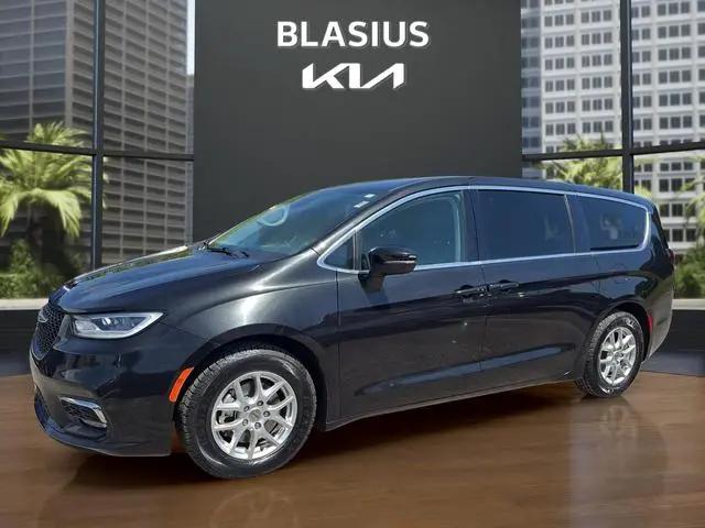2023 Chrysler Pacifica Touring L for sale in Watertown, CT