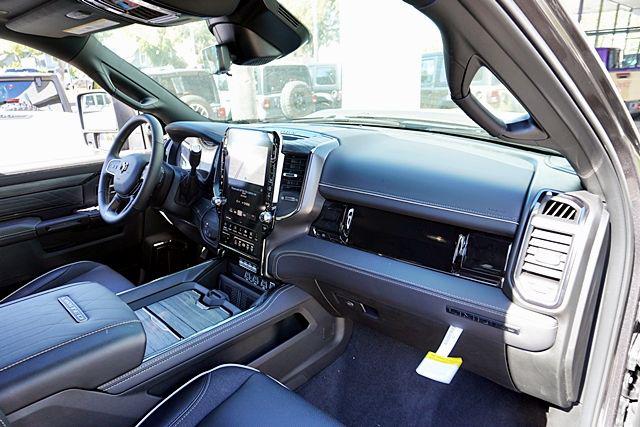 2026 Ram 3500 Limited Crew Cab 4x4 8' Box
