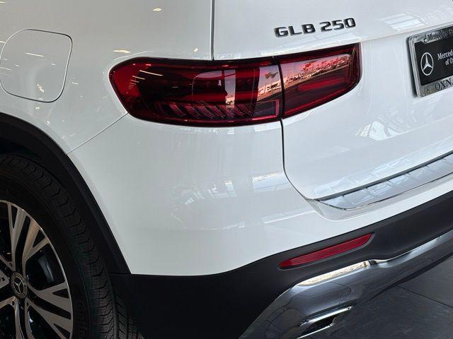 2026 Mercedes-Benz GLB 4MATIC