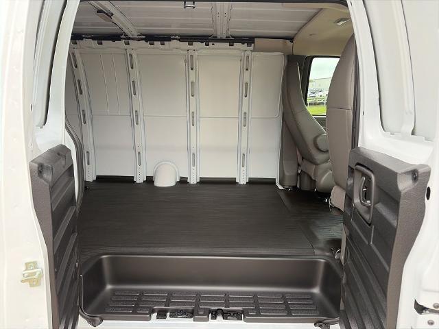 2026 Chevrolet Express Cargo Van 2500 Extended Wheelbase, WT, RWD