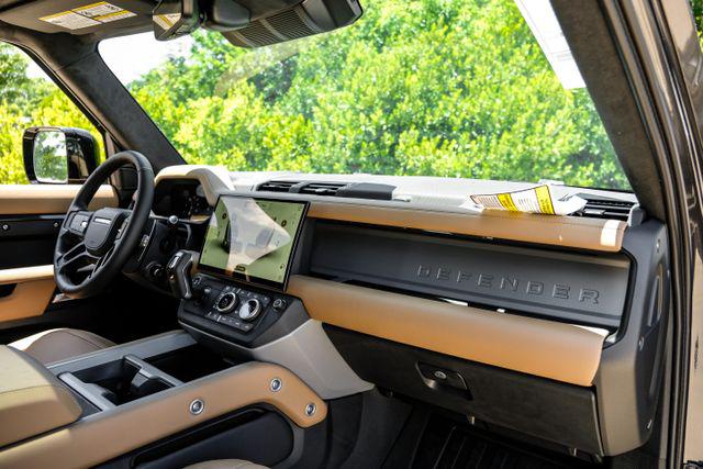 2026 Land Rover Defender P500 V8