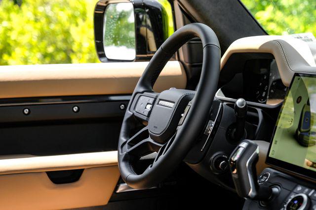 2026 Land Rover Defender P500 V8