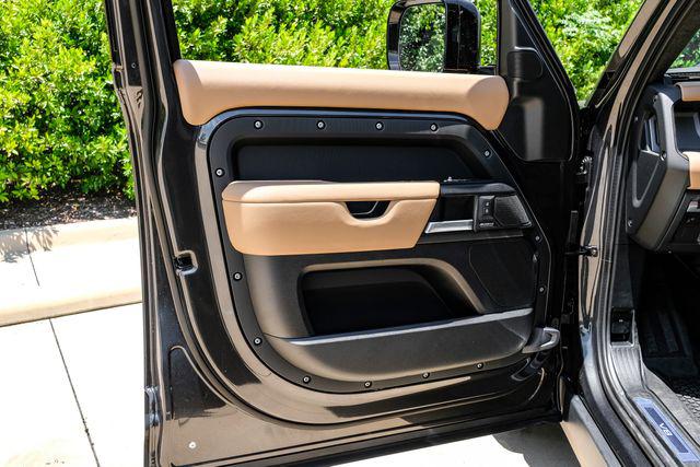 2026 Land Rover Defender P500 V8