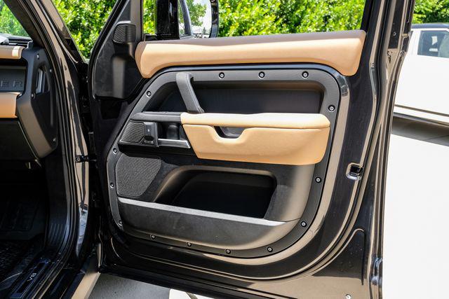 2026 Land Rover Defender P500 V8