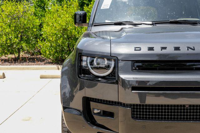 2026 Land Rover Defender P500 V8