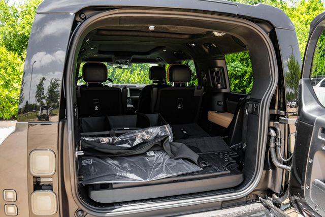 2026 Land Rover Defender P500 V8