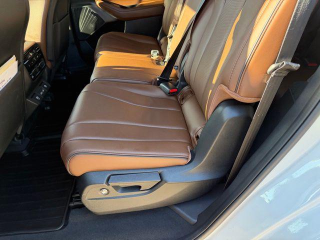 2023 Acura MDX Advance Package