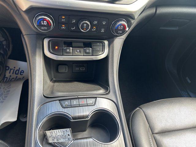 2023 GMC Acadia AWD SLT