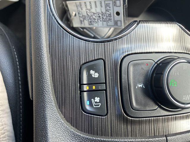 2023 GMC Acadia AWD SLT