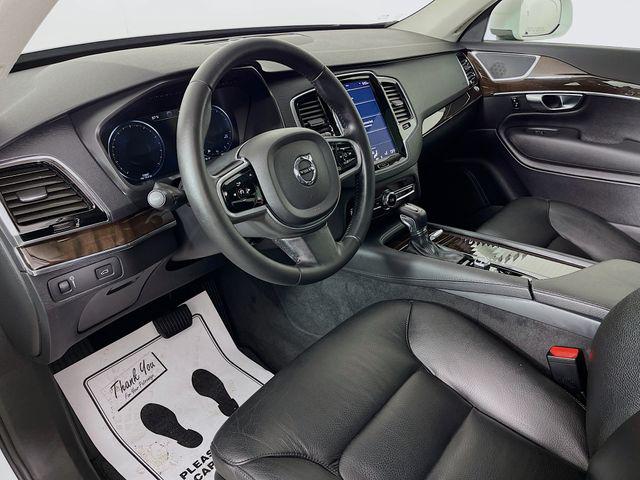 2017 Volvo XC90 T6 Momentum