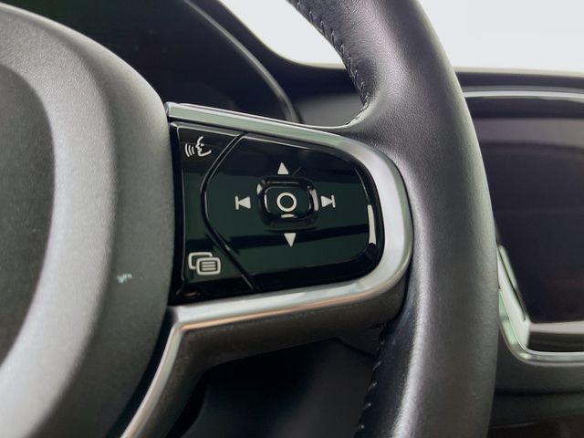 2017 Volvo XC90 T6 Momentum