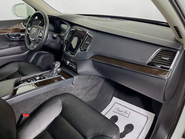 2017 Volvo XC90 T6 Momentum