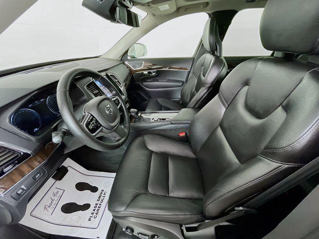 2017 Volvo XC90 T6 Momentum