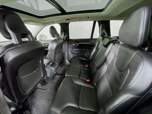 2017 Volvo XC90 T6 Momentum