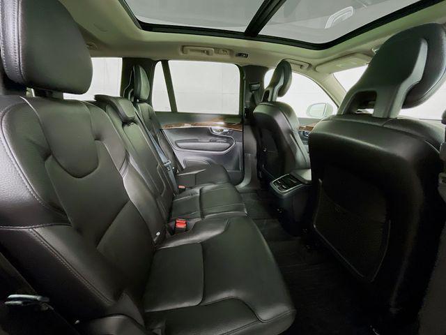 2017 Volvo XC90 T6 Momentum
