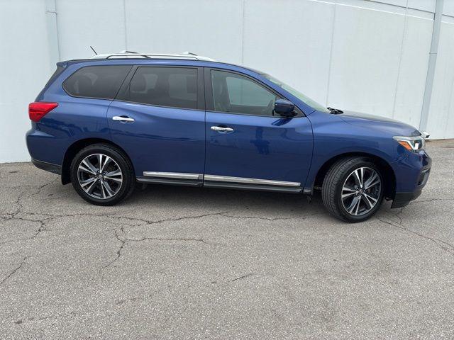2017 Nissan Pathfinder Platinum
