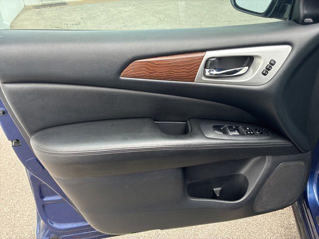 2017 Nissan Pathfinder Platinum