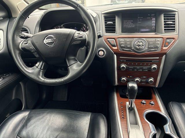 2017 Nissan Pathfinder Platinum