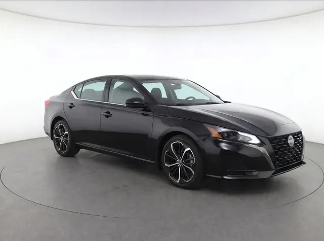 2023 Nissan Altima SR FWD