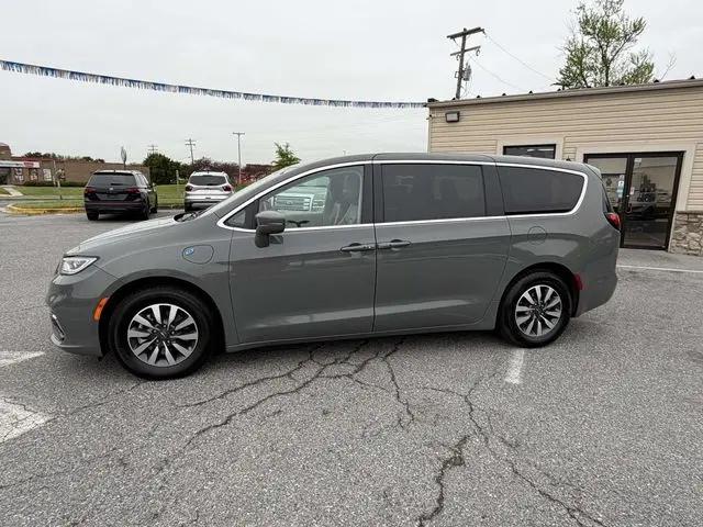 2022 Chrysler Pacifica Hybrid Touring L