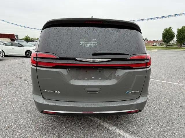 2022 Chrysler Pacifica Hybrid Touring L