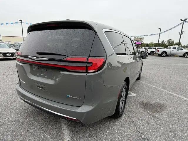 2022 Chrysler Pacifica Hybrid Touring L