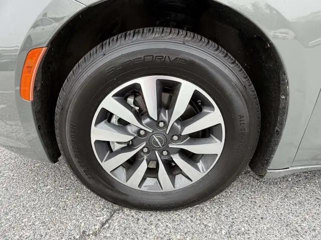 2022 Chrysler Pacifica Hybrid Touring L