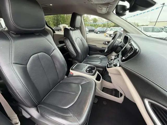 2022 Chrysler Pacifica Hybrid Touring L