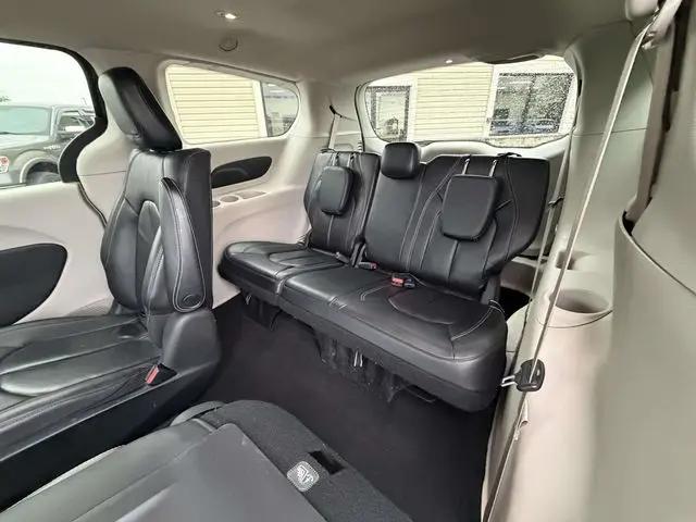 2022 Chrysler Pacifica Hybrid Touring L