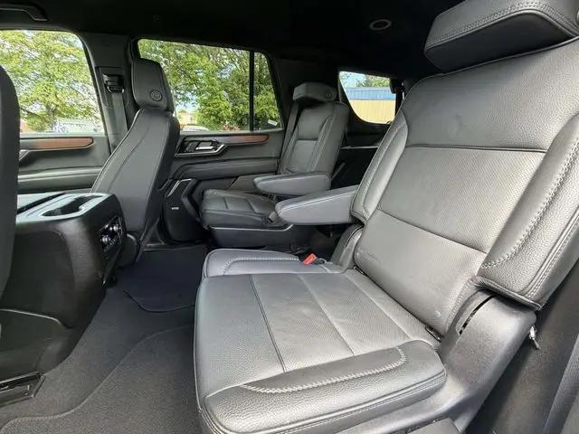 2025 GMC Yukon 4WD Denali