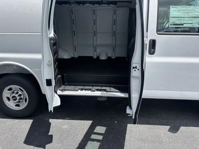 2026 GMC Savana Cargo 2500 Regular Wheelbase, Work Van, RWD