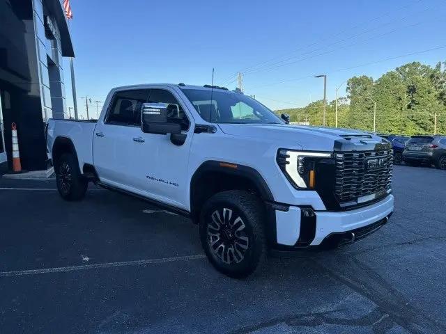 2026 GMC Sierra 2500HD Crew Cab, Standard Bed, Denali Ultimate, 4WD