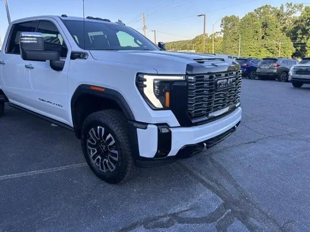 2026 GMC Sierra 2500HD Crew Cab, Standard Bed, Denali Ultimate, 4WD