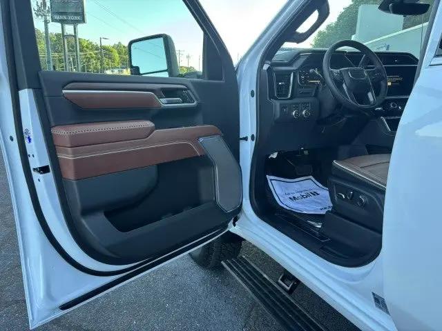 2026 GMC Sierra 2500HD Crew Cab, Standard Bed, Denali Ultimate, 4WD