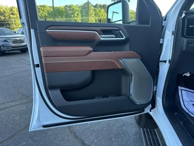2026 GMC Sierra 2500HD Crew Cab, Standard Bed, Denali Ultimate, 4WD