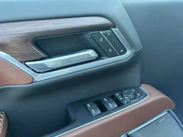 2026 GMC Sierra 2500HD Crew Cab, Standard Bed, Denali Ultimate, 4WD