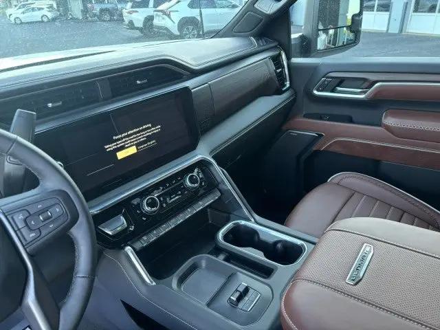 2026 GMC Sierra 2500HD Crew Cab, Standard Bed, Denali Ultimate, 4WD