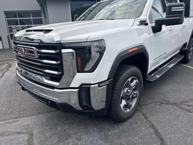 2026 GMC Sierra 2500HD Crew Cab, Standard Bed, SLE, 4WD