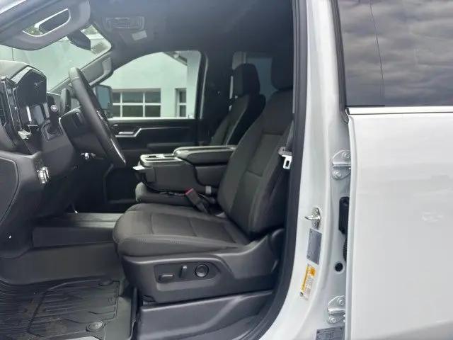 2026 GMC Sierra 2500HD Crew Cab, Standard Bed, SLE, 4WD