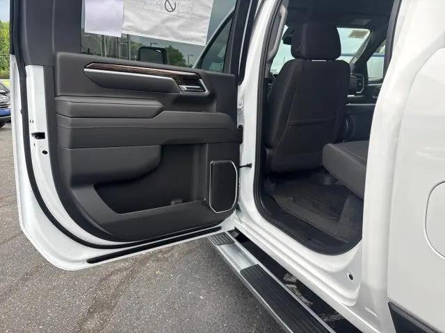 2026 GMC Sierra 2500HD Crew Cab, Standard Bed, SLE, 4WD