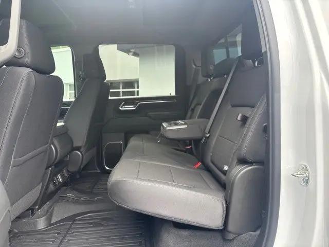 2026 GMC Sierra 2500HD Crew Cab, Standard Bed, SLE, 4WD