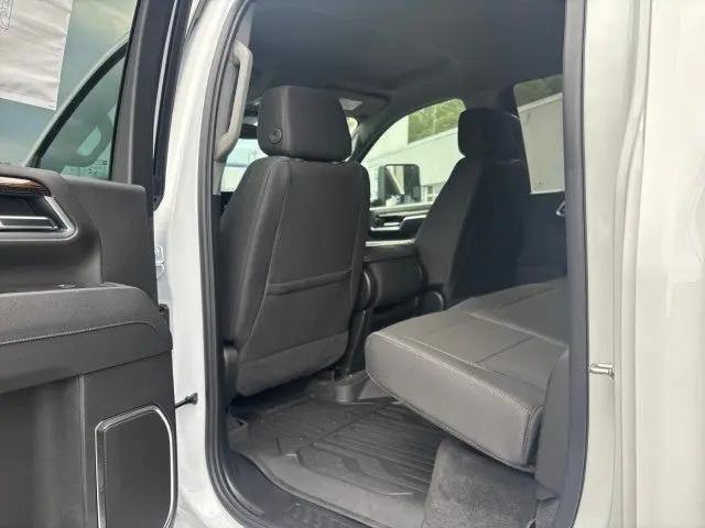 2026 GMC Sierra 2500HD Crew Cab, Standard Bed, SLE, 4WD