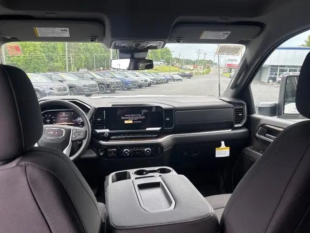 2026 GMC Sierra 2500HD Crew Cab, Standard Bed, SLE, 4WD