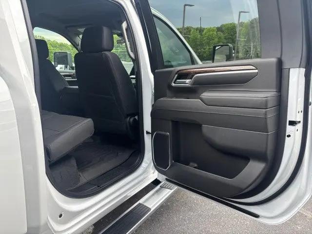 2026 GMC Sierra 2500HD Crew Cab, Standard Bed, SLE, 4WD