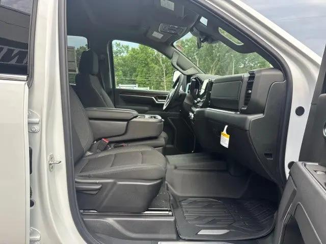 2026 GMC Sierra 2500HD Crew Cab, Standard Bed, SLE, 4WD