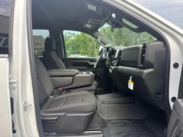 2026 GMC Sierra 2500HD Crew Cab, Standard Bed, SLE, 4WD
