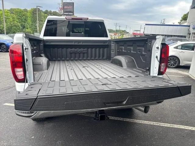 2026 GMC Sierra 2500HD Crew Cab, Standard Bed, SLE, 4WD